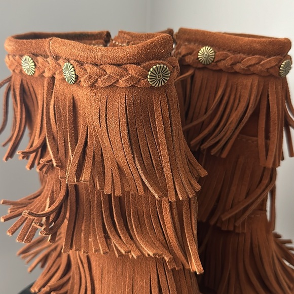 Minnetonka Fringe Leather Boots for Girls, Size 4 - Picture 2 of 12